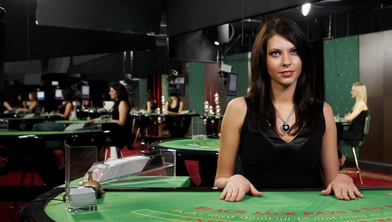 Feel the Thrills of Live Dealer Games at 10Bet Casino